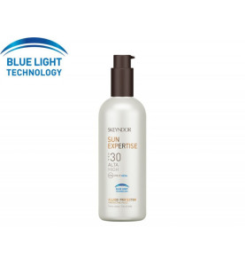 Skeyndor Sun Expertise Protective Sun Fluid SPF30 / Эмульсия солнцезащитная SPF30, 200 мл Skeyndor Sun Expertise Protective Sun Fluid SPF30 / Эмульсия солнцезащитная SPF30, 200 мл
